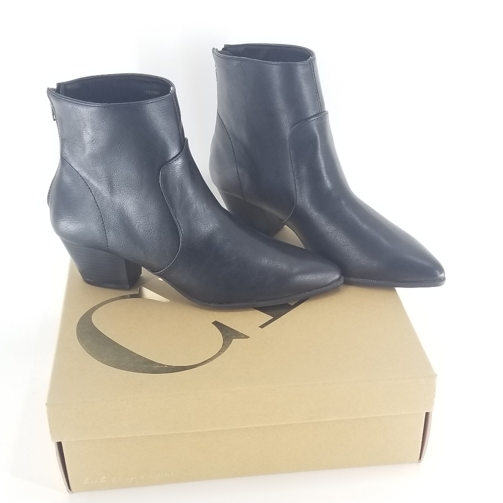 Charlotte  Russe ankle booties size 8